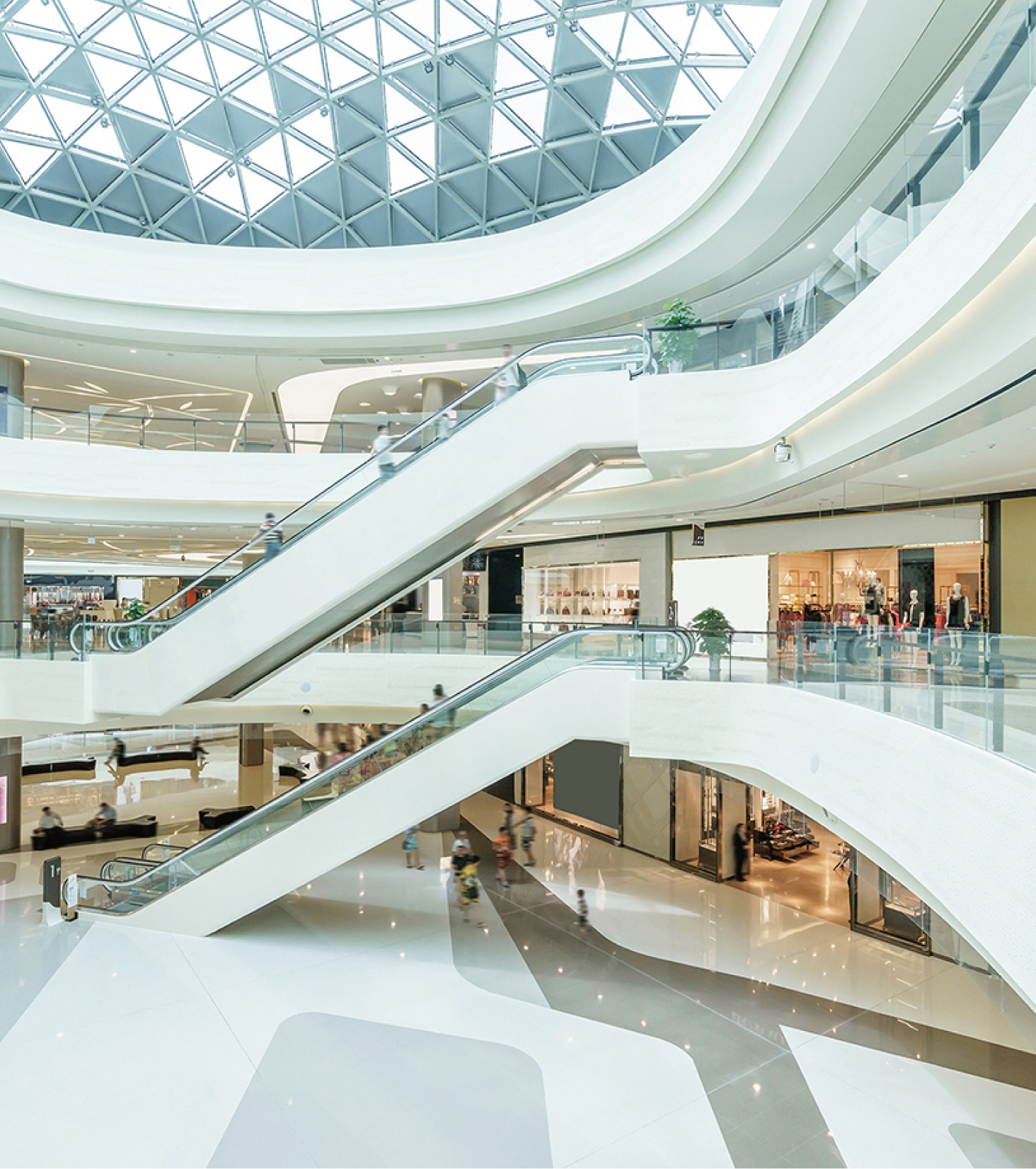 ショッピングモール:共用部やテナント前でキャンペーン案内